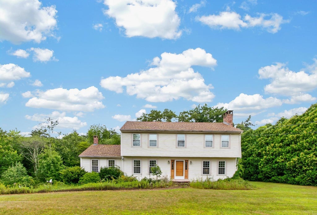 Photo of 217 Oak Ridge Road, Plaistow, NH 03865 (MLS # 5107637)