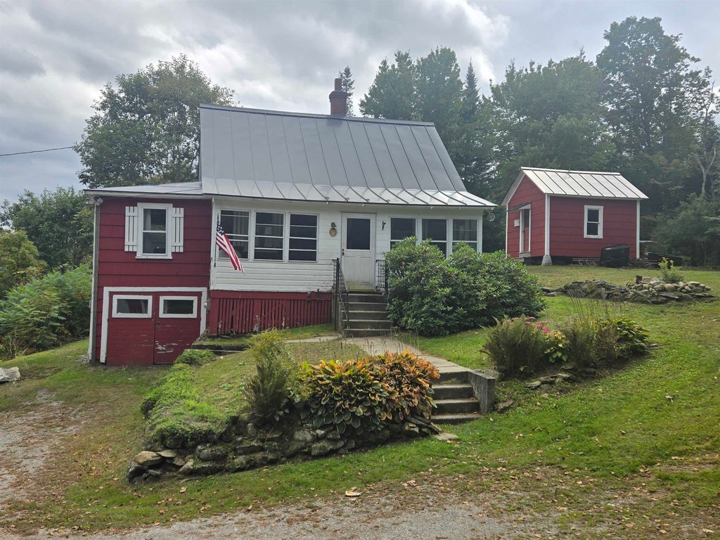 Photo of 226 Oak Street, Newport, NH 03773 (MLS # 5110985)