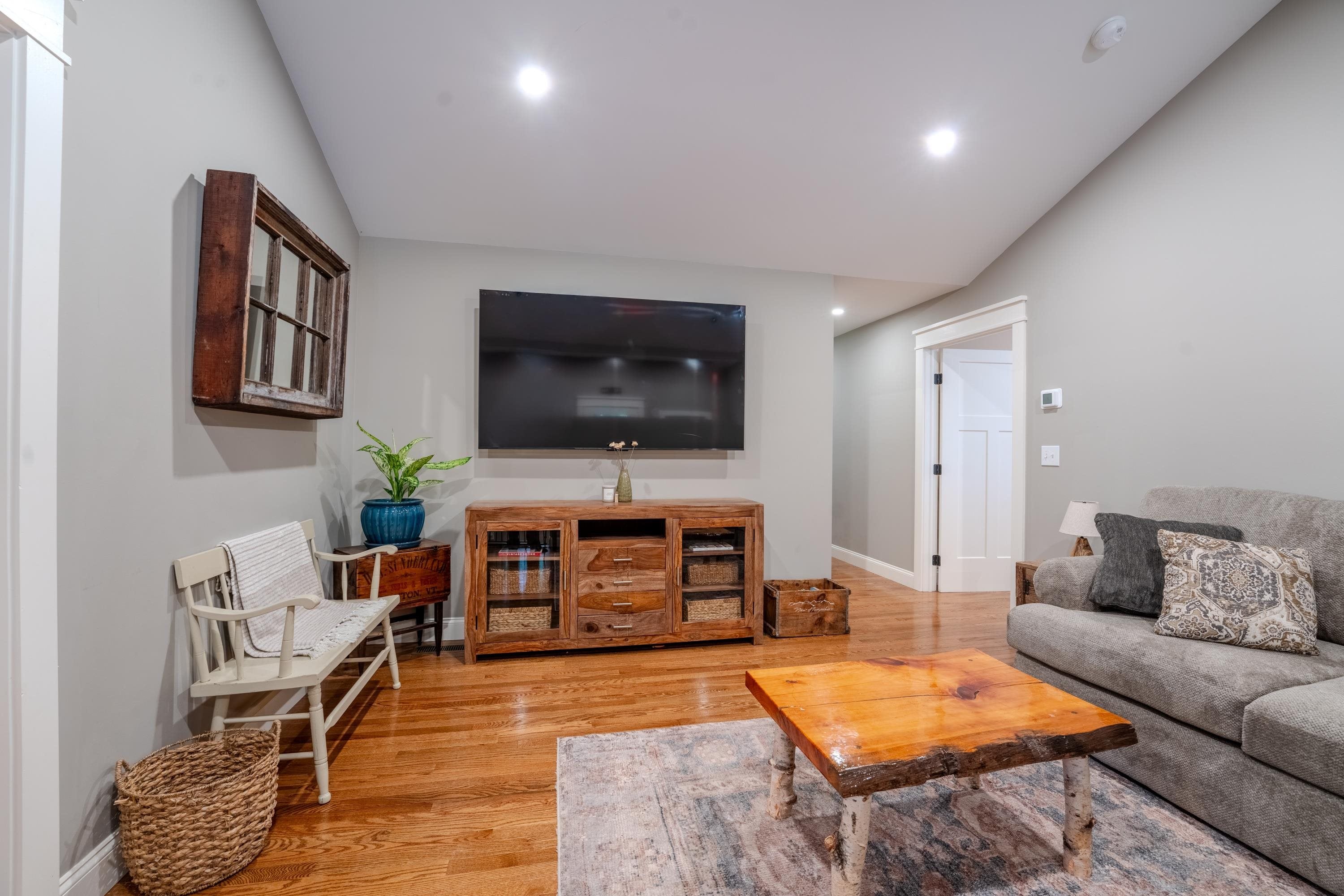 3421 River Road