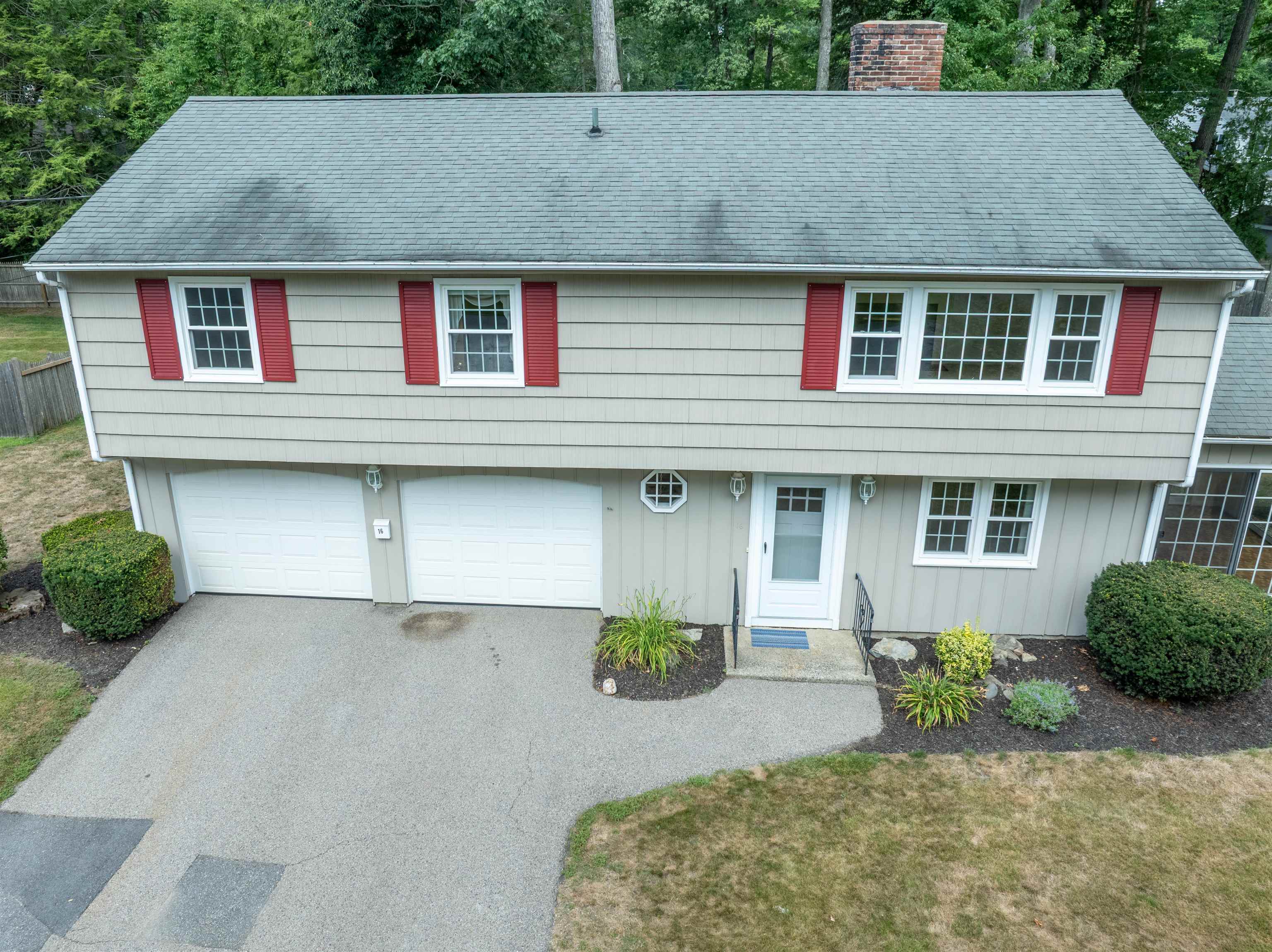 16 Longwood Drive