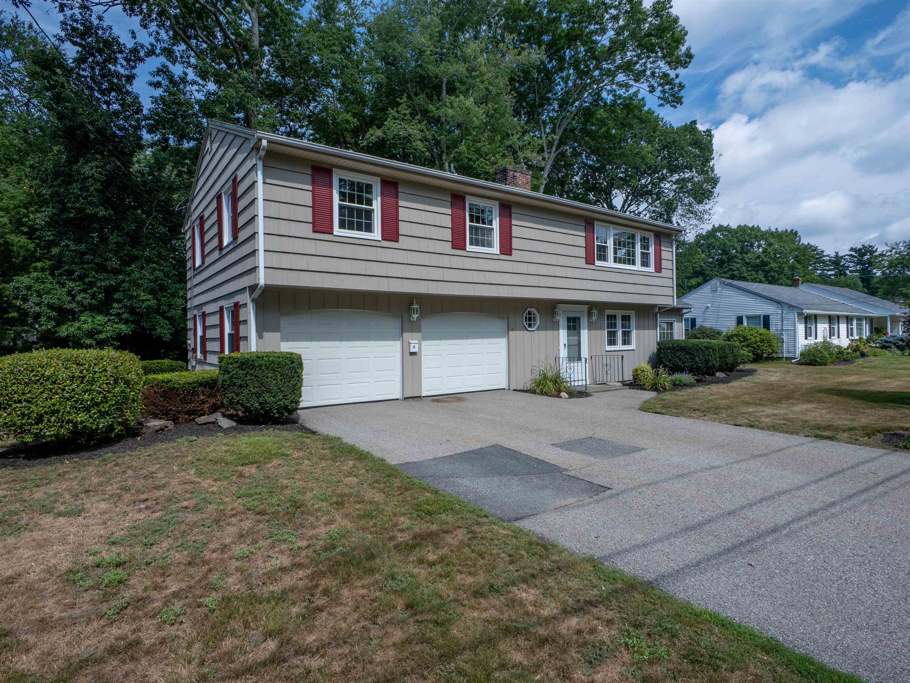 16 Longwood Drive
