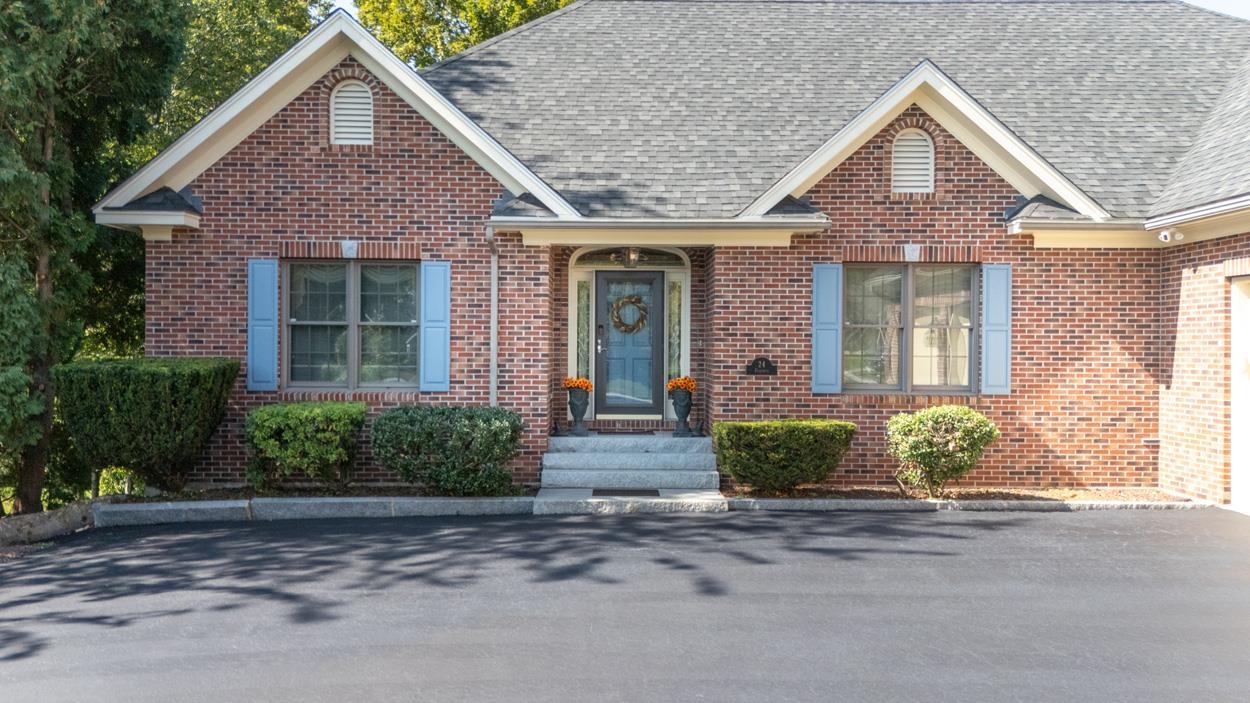 24 Foxcross Circle