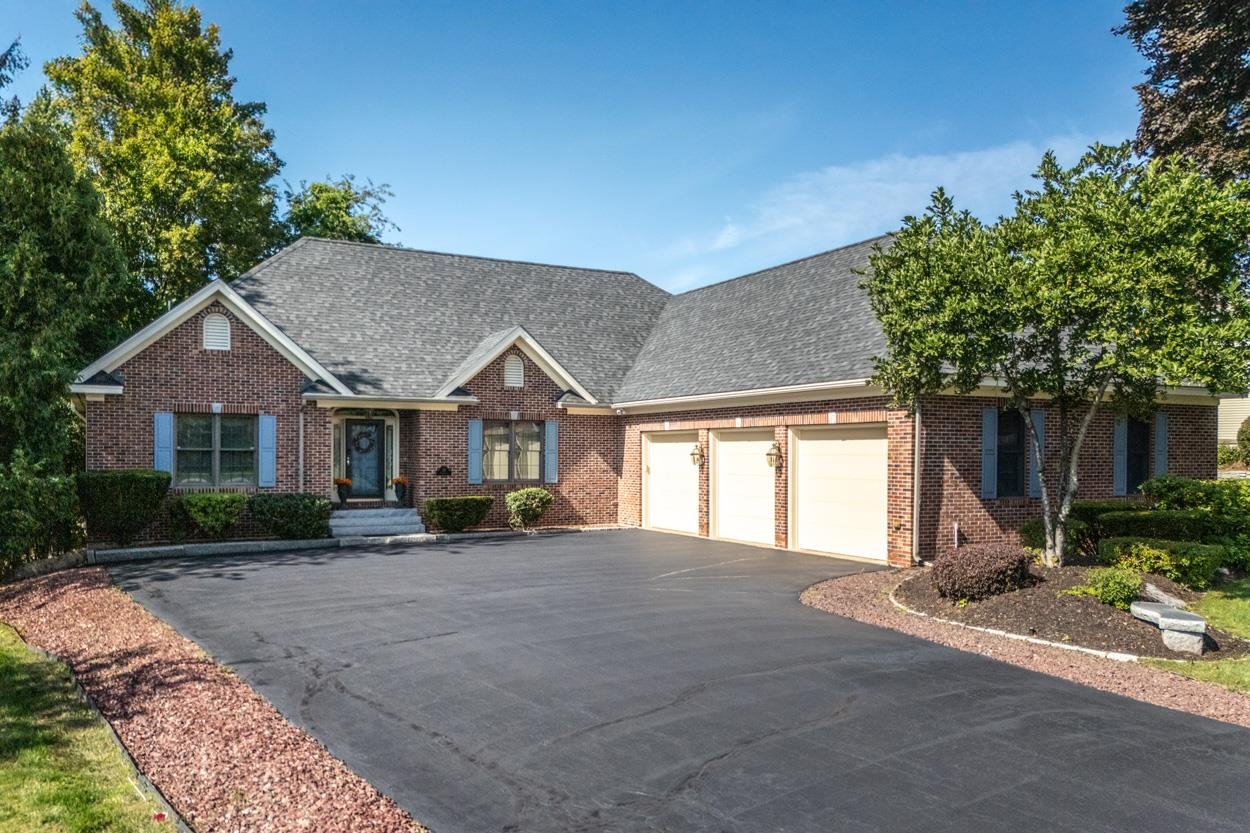 24 Foxcross Circle