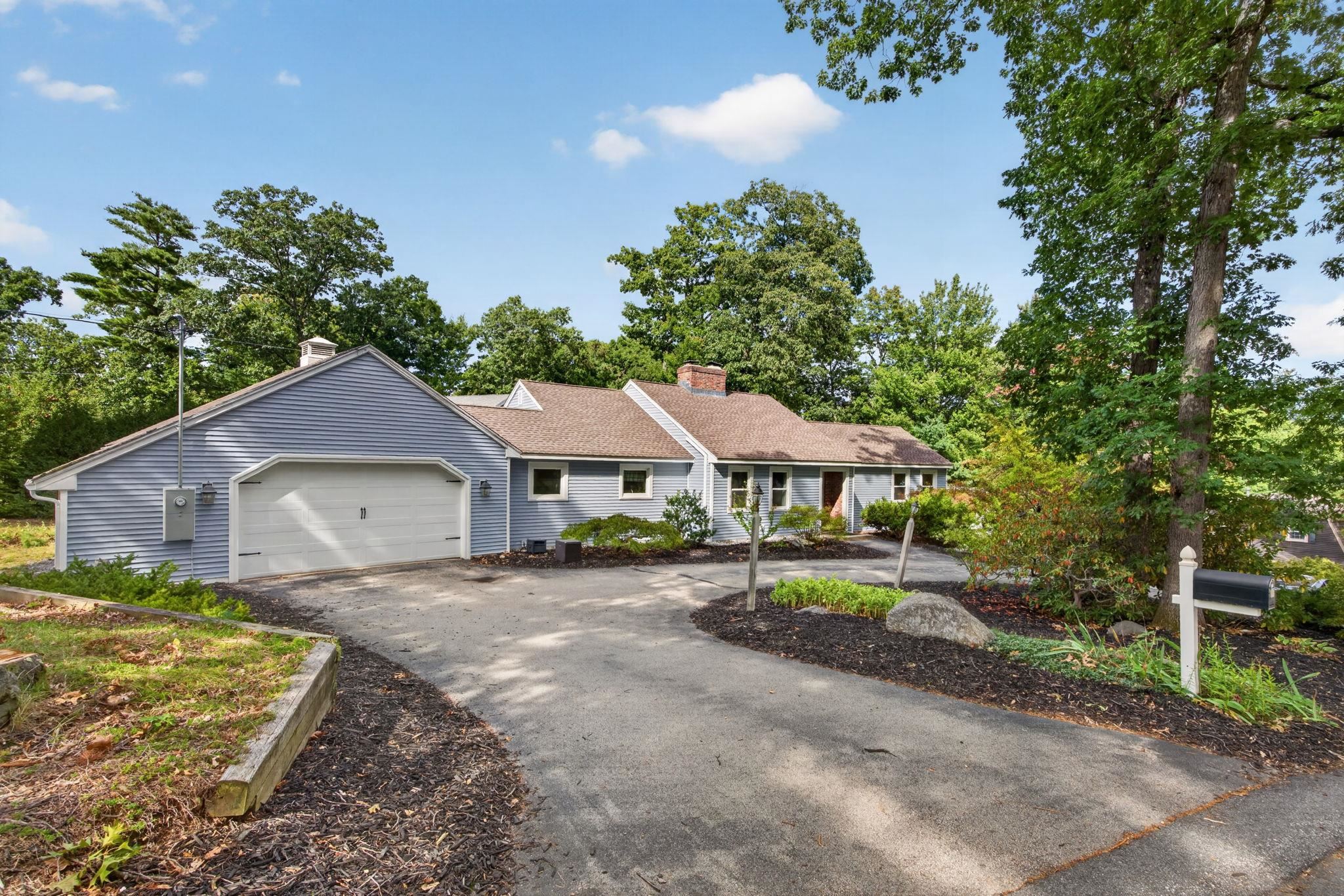 27 W Adelaide Avenue