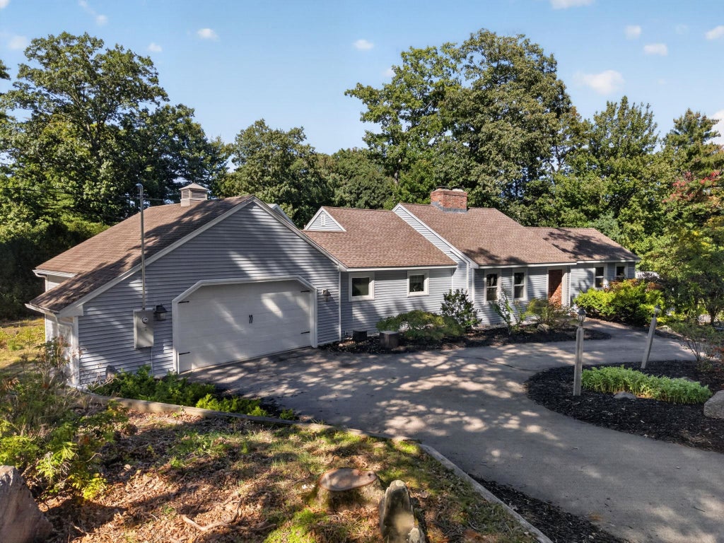 Photo of 27 W Adelaide Avenue, Nashua, NH 03064 (MLS # 5111823)