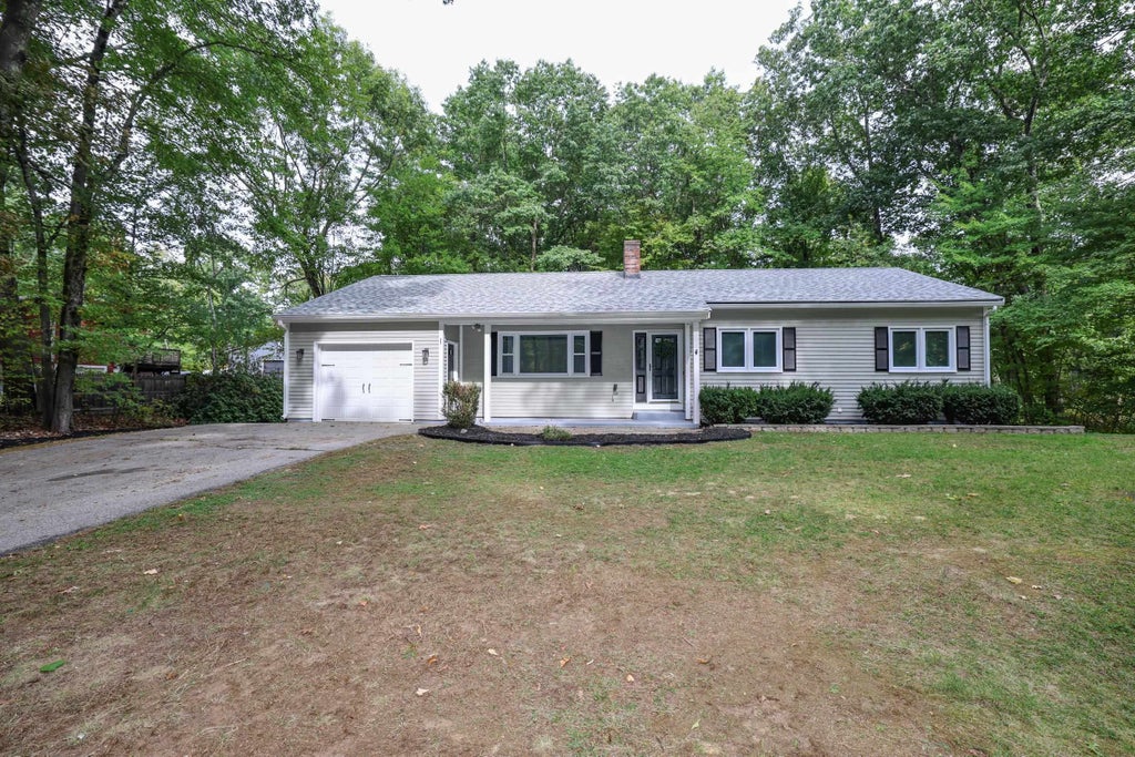 Photo of 44 Shannon Road, Salem, NH 03079 (MLS # 5111787)