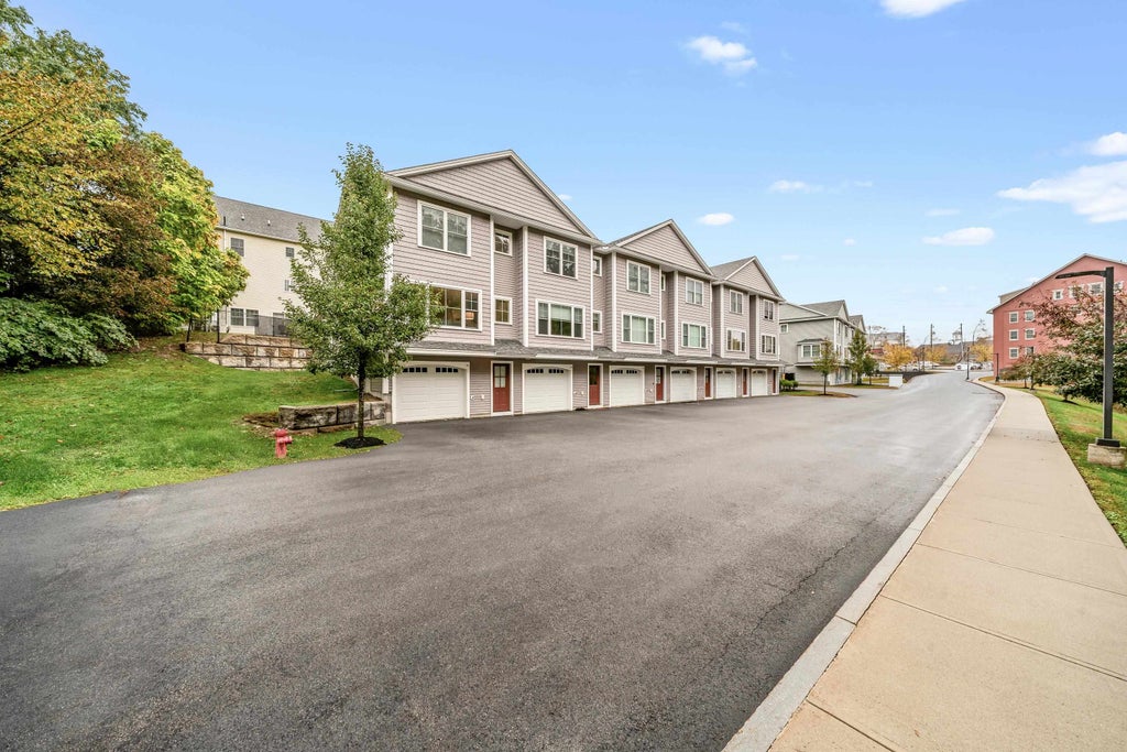 Photo of 41 Fownes Mill Court #Unit 10, Rochester, NH 03867 (MLS # 5114426)