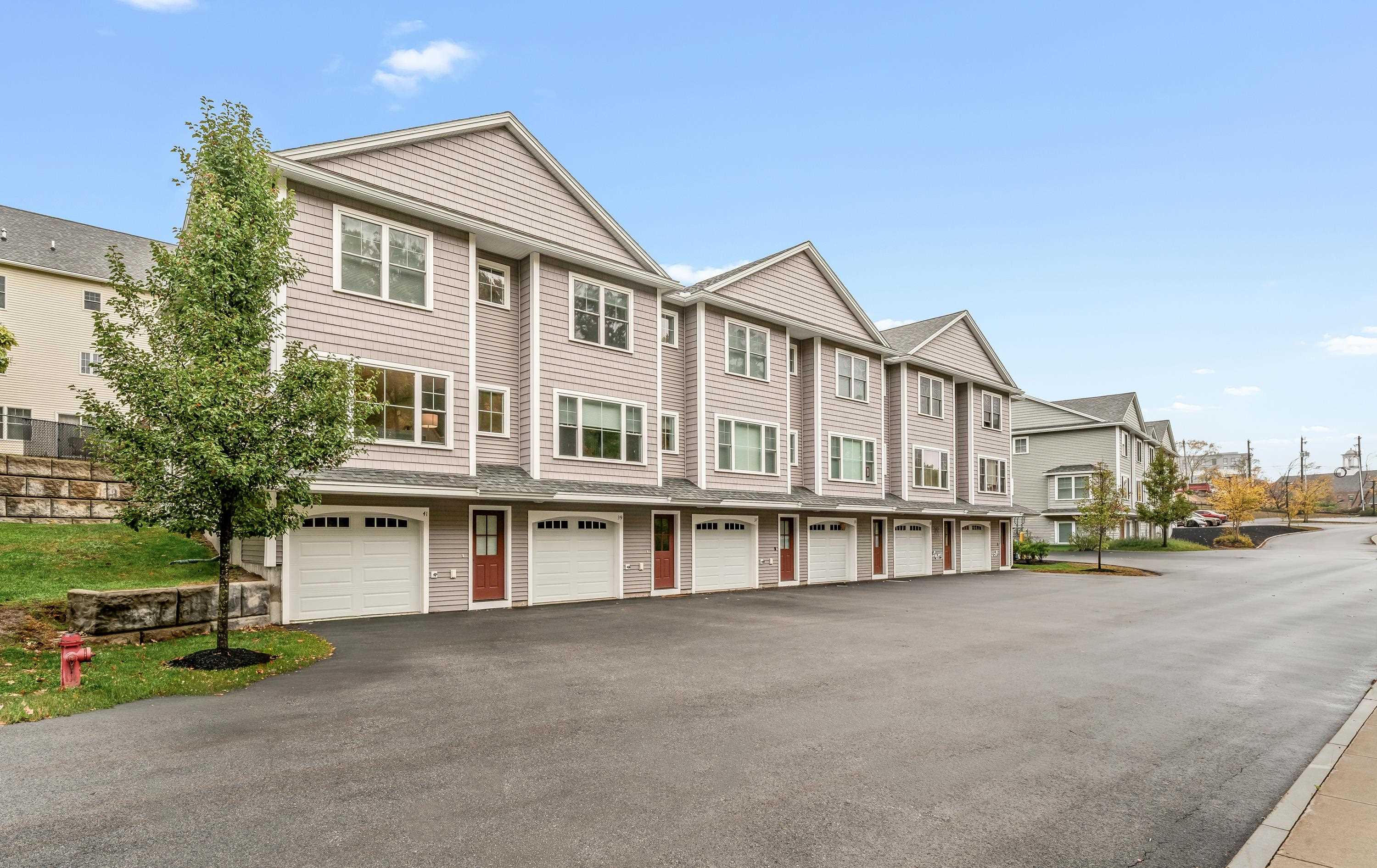 41 Fownes Mill Court Unit 10