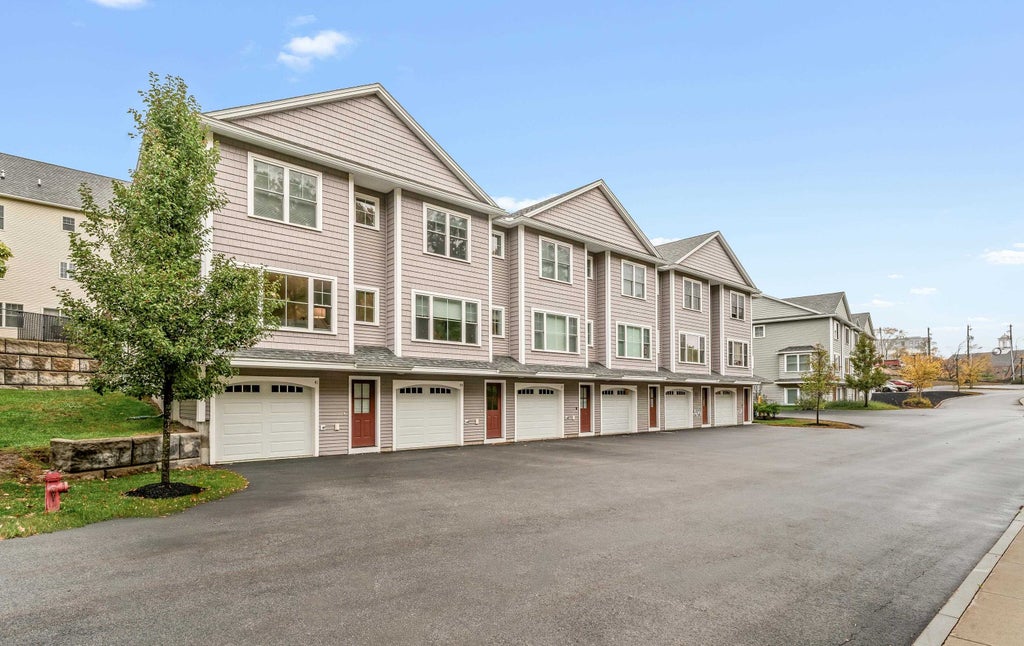 Photo of 41 Fownes Mill Court #Unit 10, Rochester, NH 03867 (MLS # 5114426)