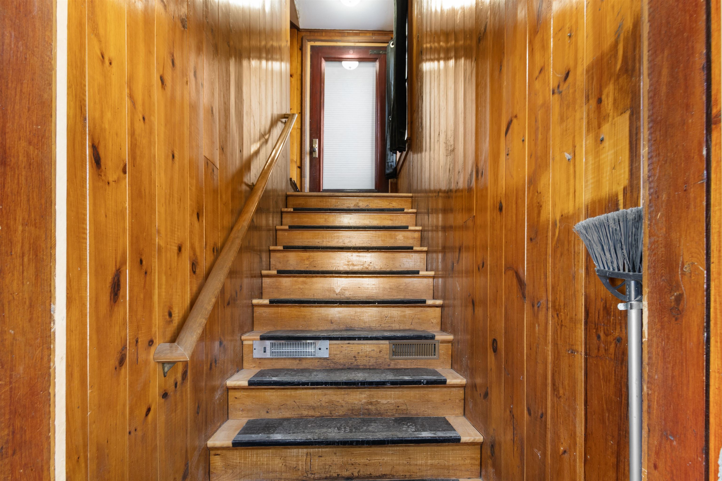 121 MAIN Street - Photo 2