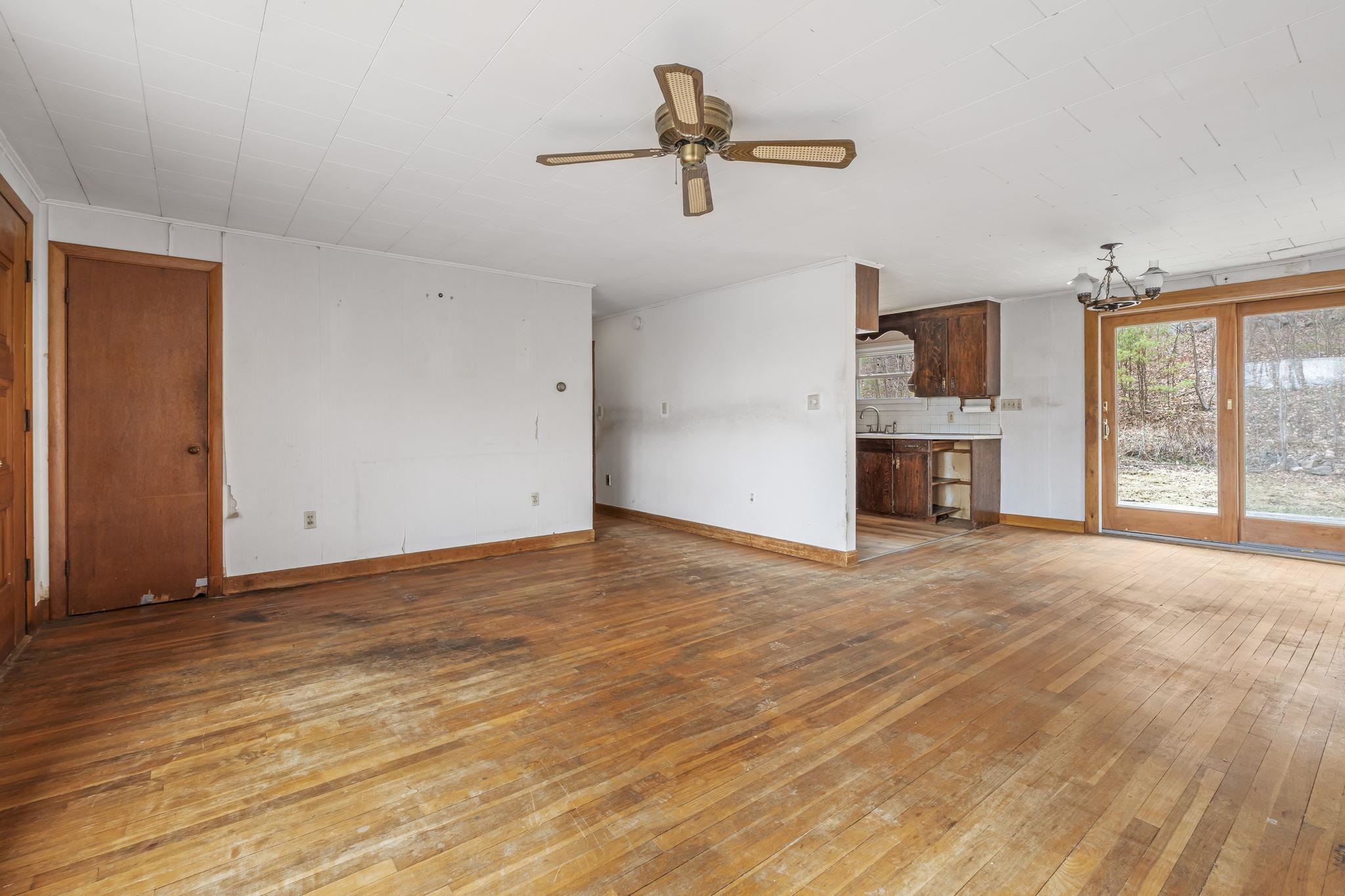 7256 Oak Hill Road