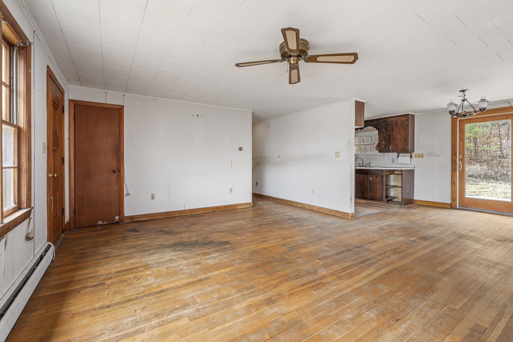 7256 Oak Hill Road