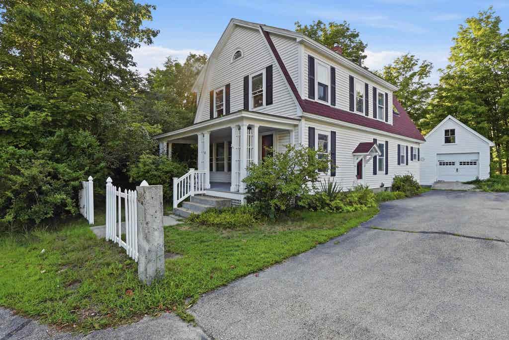 Photo of 14 Elm Street, Farmington, NH 03835 (MLS # 5104954)