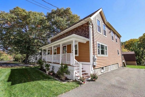 Photo of 11 Ash Street, Londonderry, NH 03053 (MLS # 5113302)