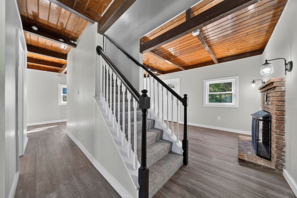 Photo of 36 Sunset Drive, Barnstead, NH 03225 (MLS # 5110528)