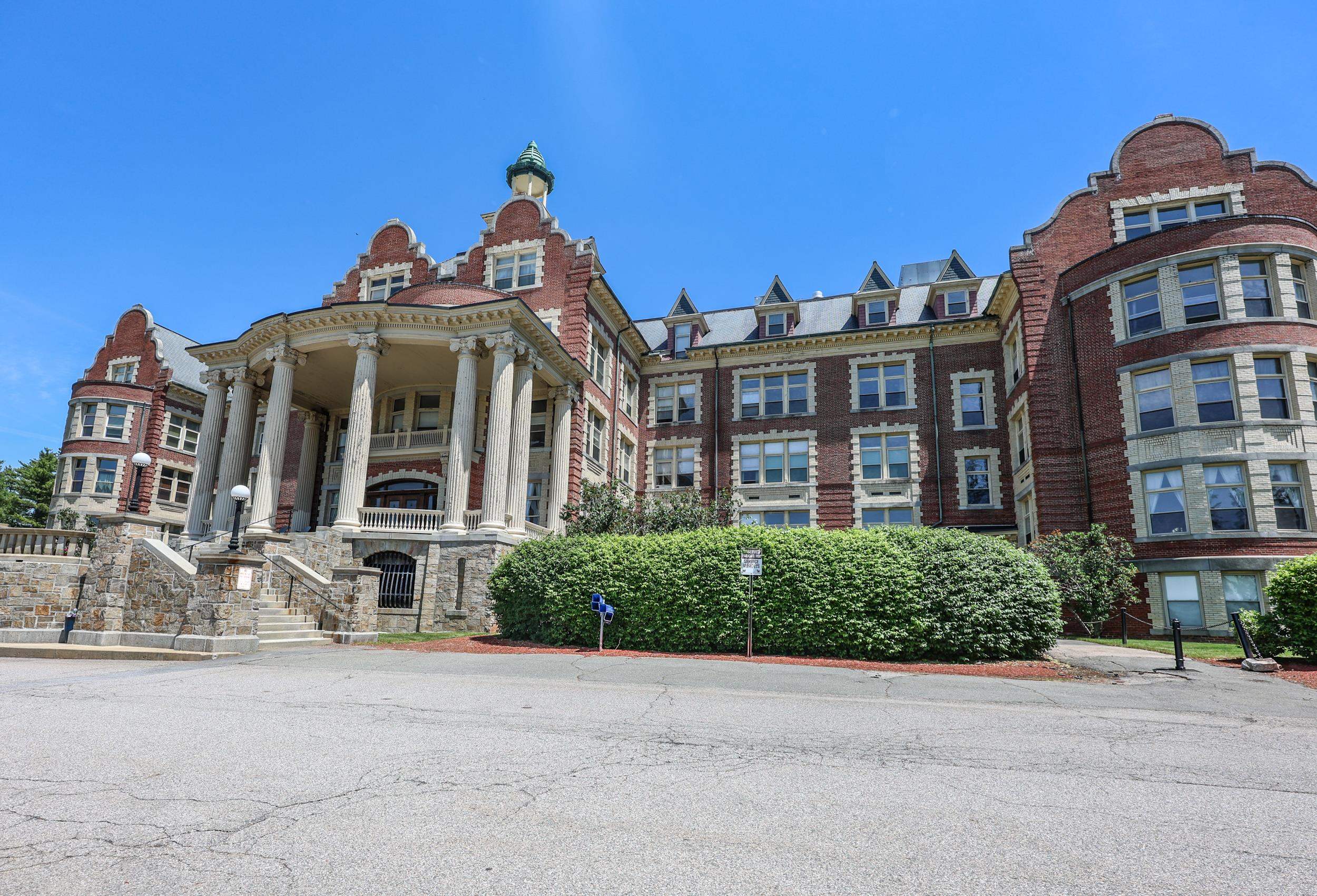 15 Mount Saint Marys Way 7