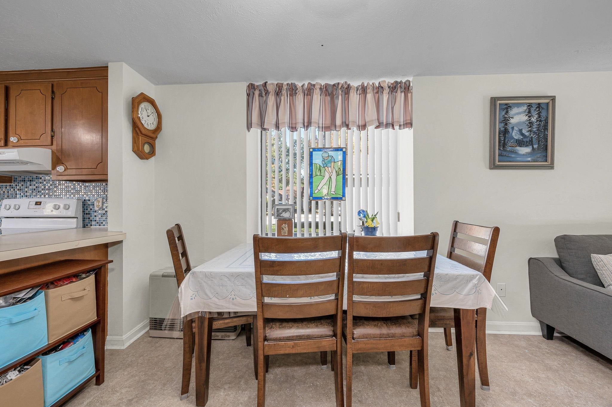 7 Essex Green Court 7