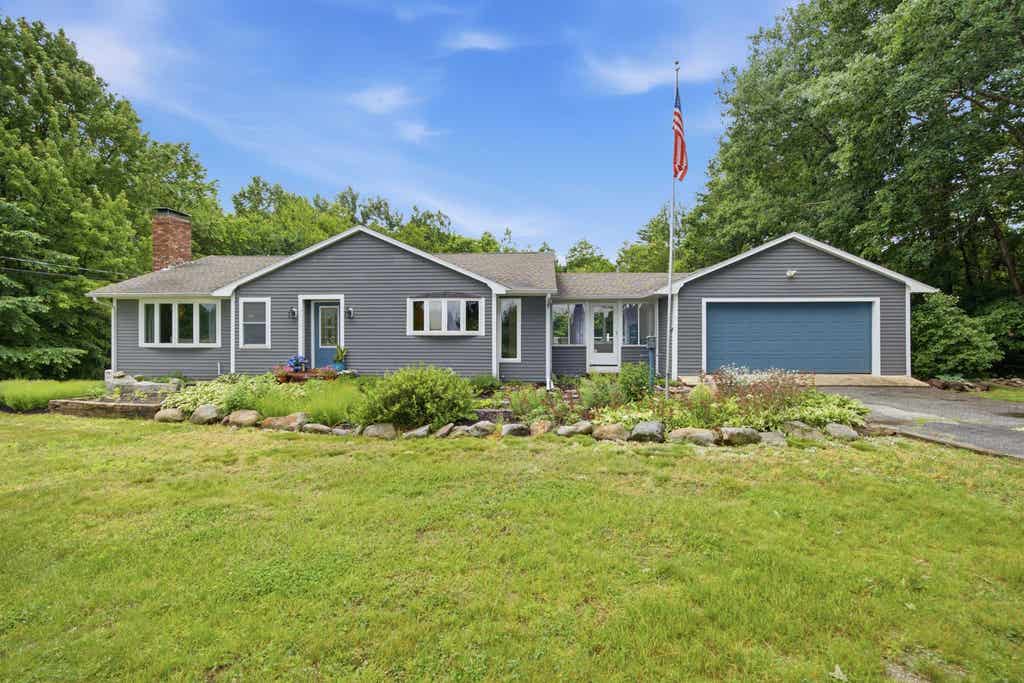 Photo of 119 Country Club Road, Hopkinton, NH 03229 (MLS # 5097176)
