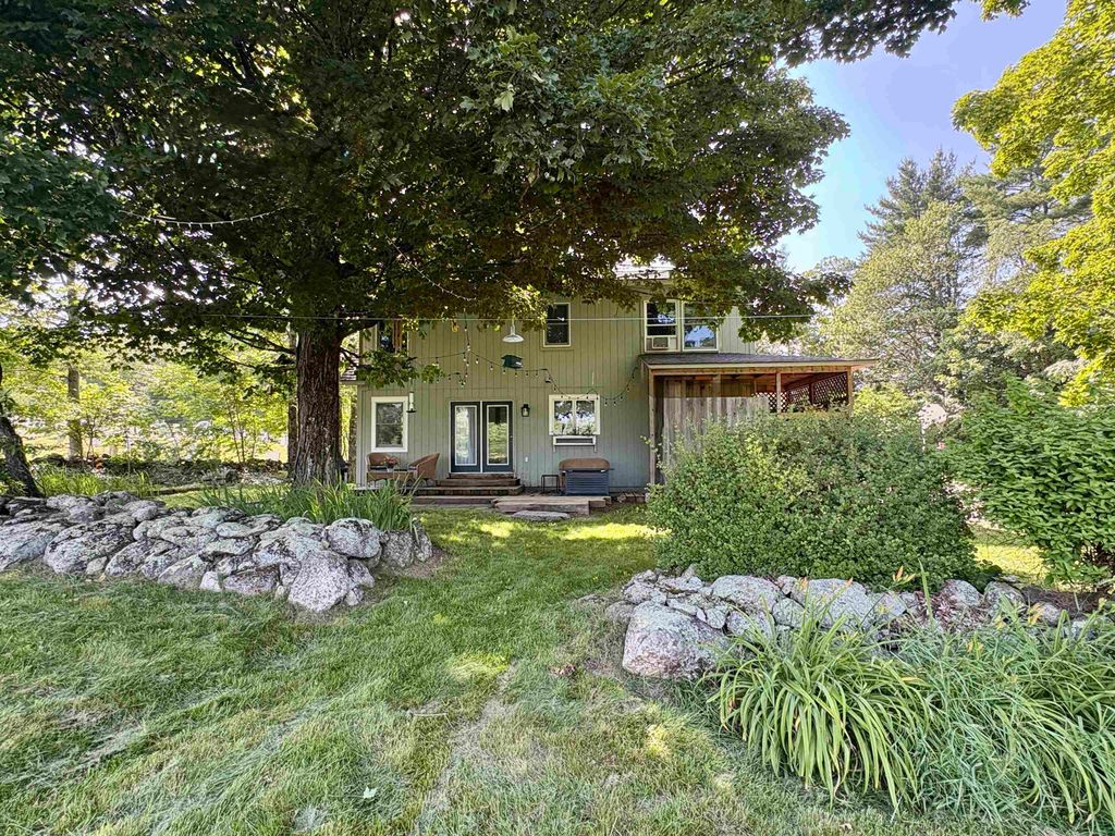 Photo of 33 Bunker Hill Road, Wilmot, NH 03287 (MLS # 5098135)