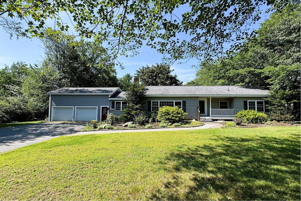 Photo of 224 Haverhill Road, Chester, NH 03036 (MLS # 5096954)