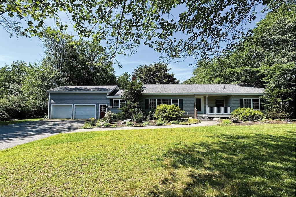 Photo of 224 Haverhill Road, Chester, NH 03036 (MLS # 5096954)