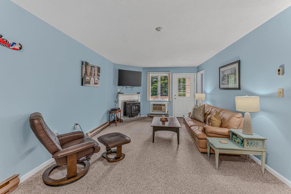 Photo of 227 Main Street #223, Lincoln, NH 03251 (MLS # 5104087)