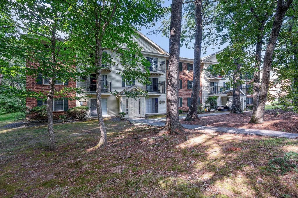 Photo of 5 Midhurst Road #510, Nashua, NH 03062 (MLS # 5110030)