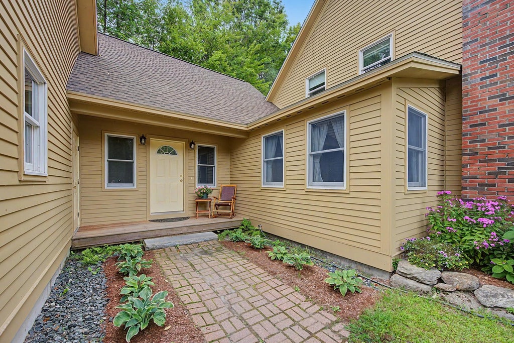 Photo of 52 Chase Street, Sunapee, NH 03782 (MLS # 5107289)