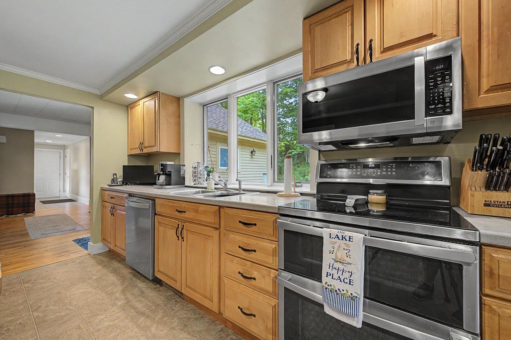 Photo of 52 Chase Street, Sunapee, NH 03782 (MLS # 5107289)
