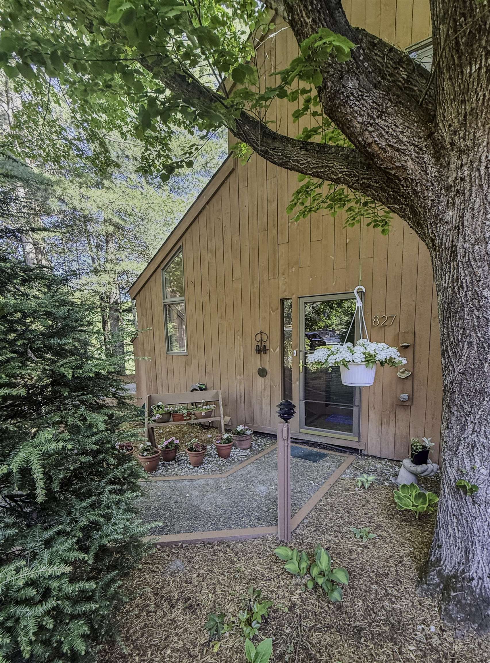 827 Covered Bridge Lane