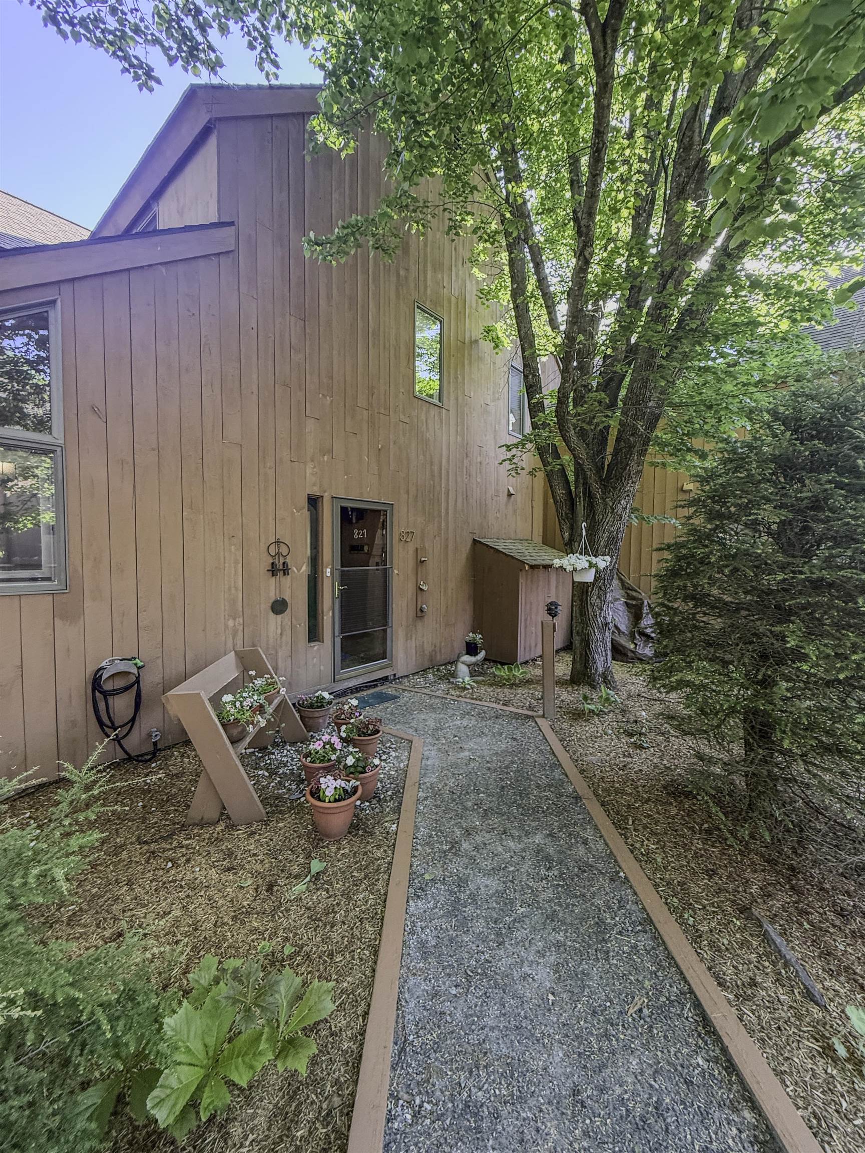 827 Covered Bridge Lane