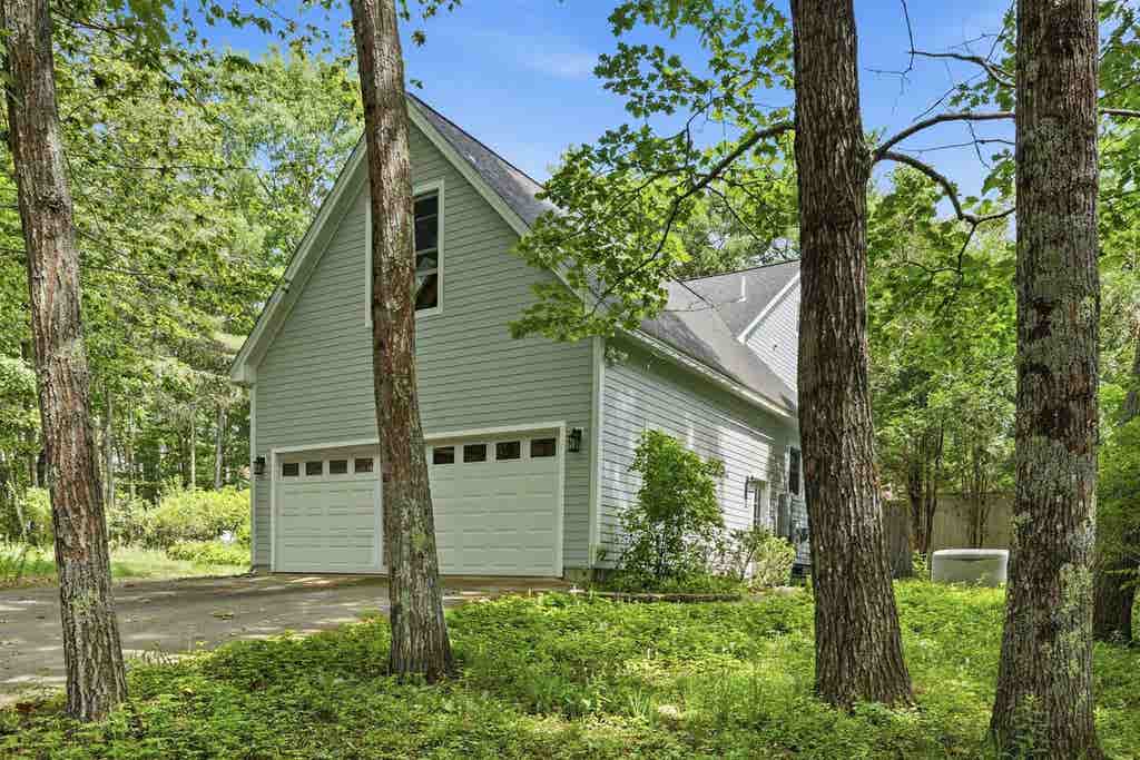 Photo of 8 Freshet Road, Madbury, NH 03823 (MLS # 5096405)