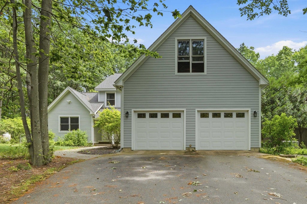 Photo of 8 Freshet Road, Madbury, NH 03823 (MLS # 5096405)