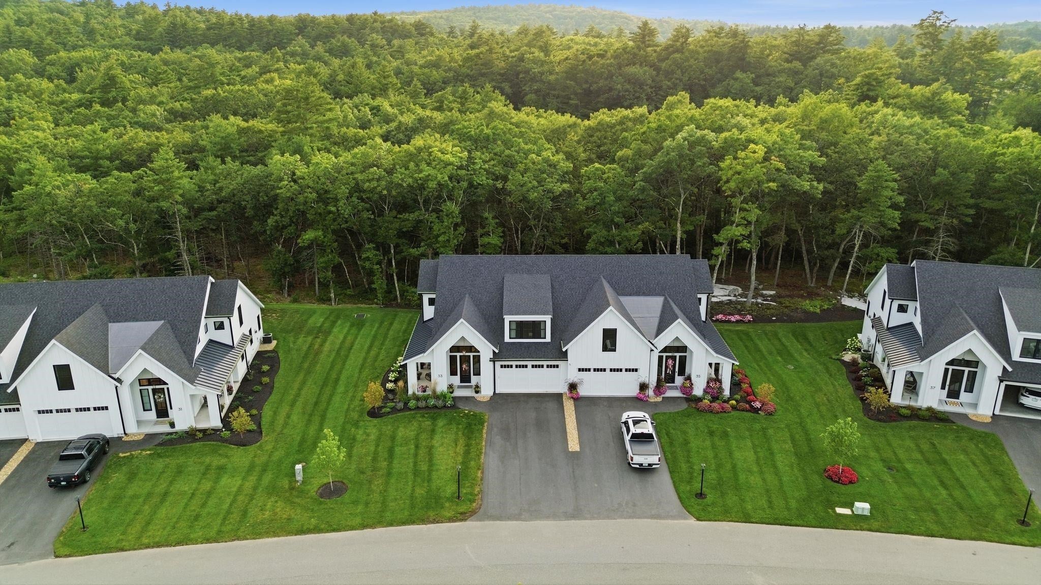 33 Trails Edge Road