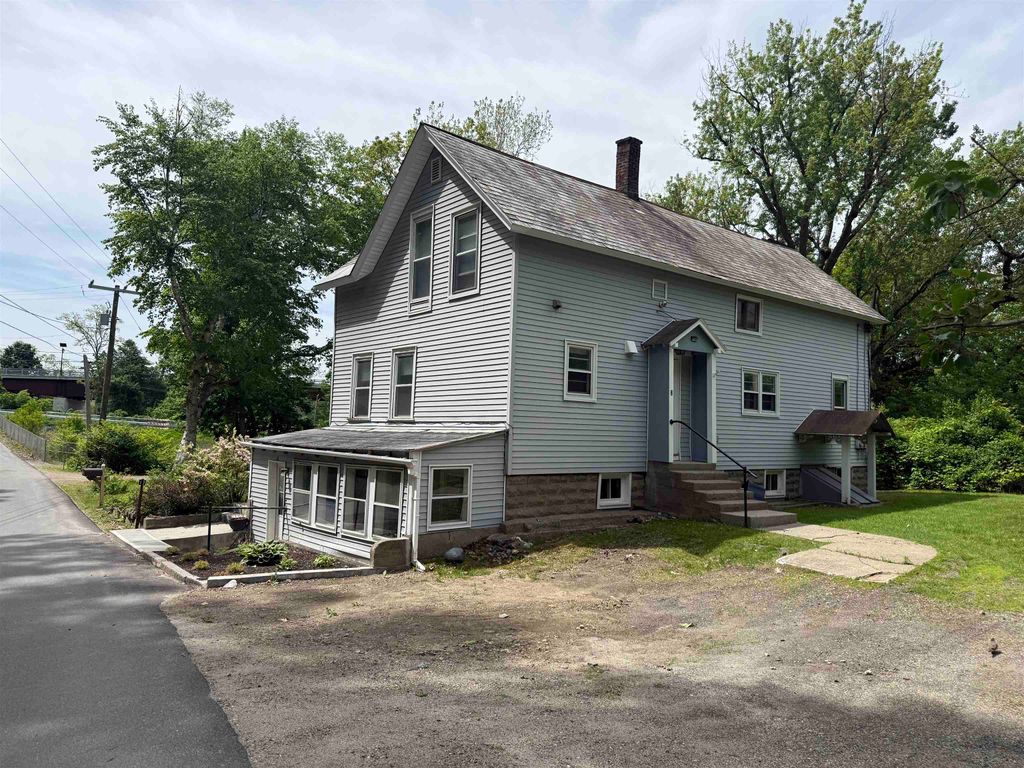 Photo of 17 Mountain Road, Hinsdale, NH 03451 (MLS # 5091620)