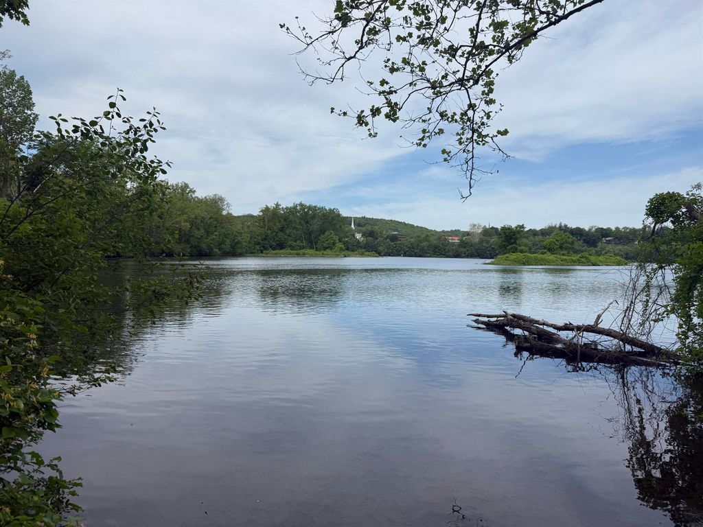 Photo of 17 Mountain Road, Hinsdale, NH 03451 (MLS # 5091620)