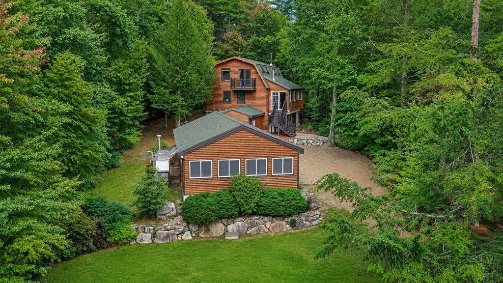 Photo of 86 Smith Point Road, Alton, NH 03810 (MLS # 5110789)