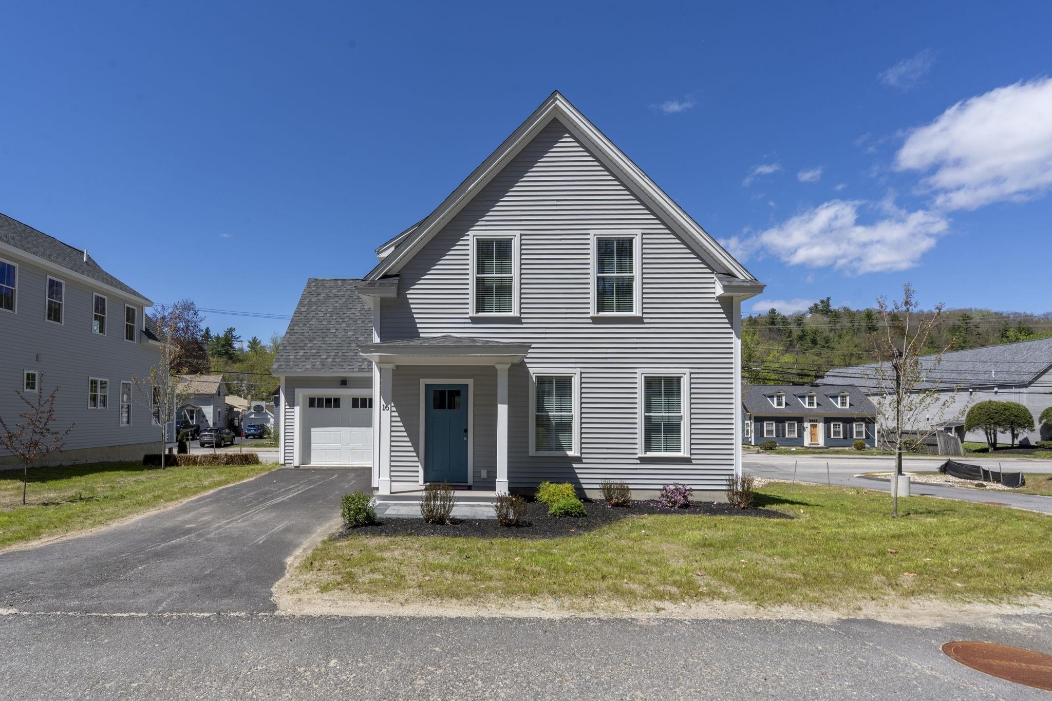 14 Woodmans Lane