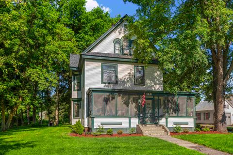 Photo of 143 North Main Street, Lebanon, NH 03784 (MLS # 5097513)