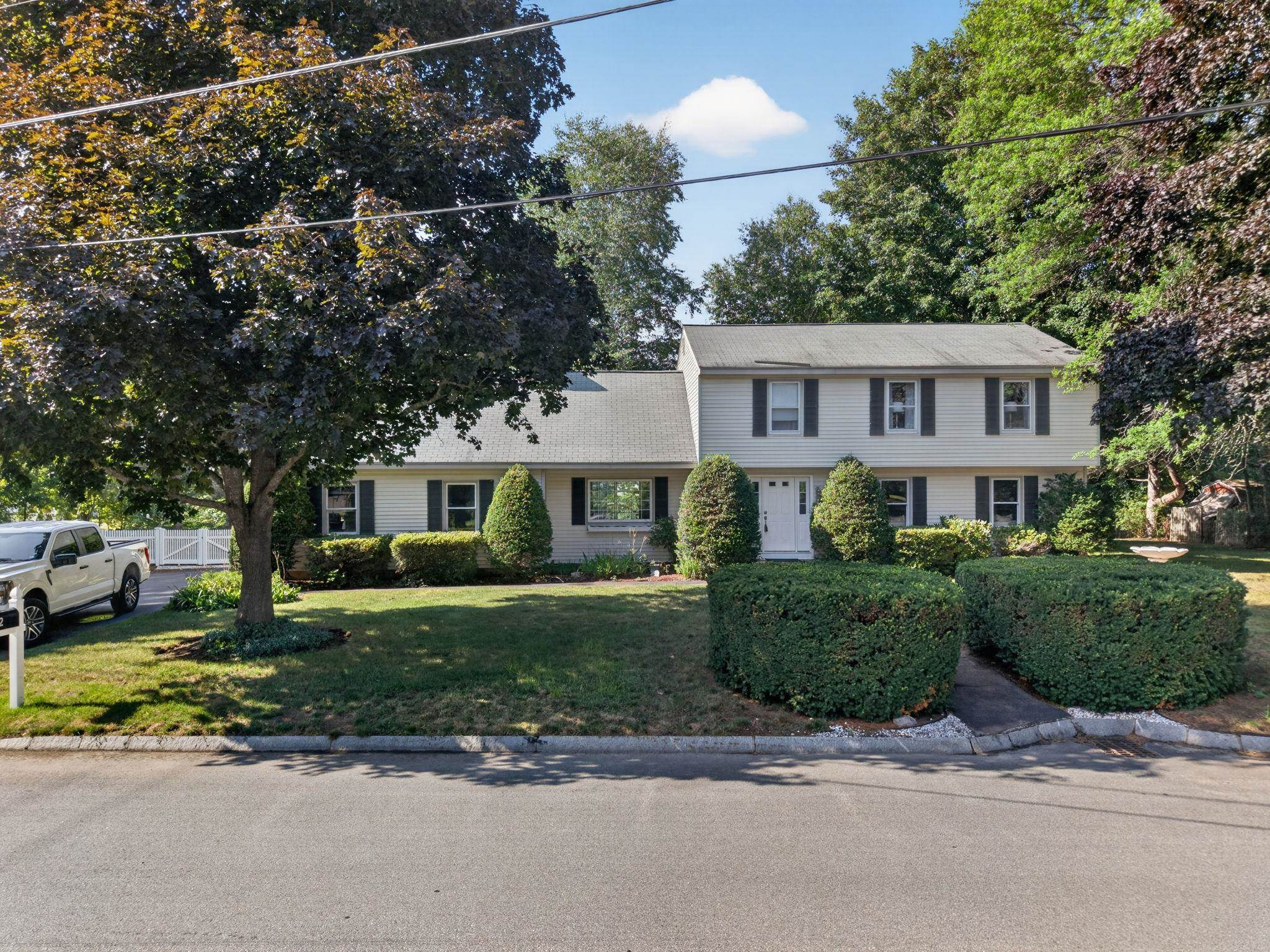 2 Queensway Circle