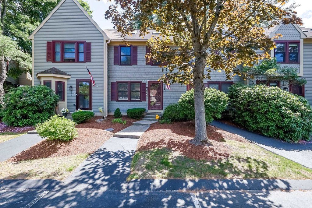 Photo of 204 Bartemus Trail #47, Nashua, NH 03063 (MLS # 5095422)