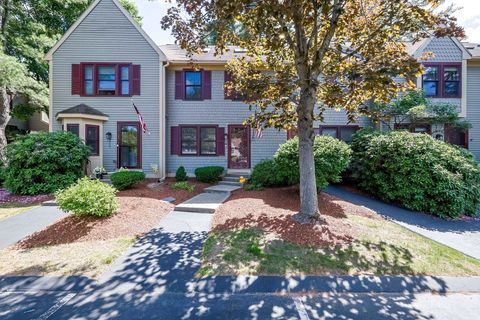 Photo of 204 Bartemus Trail #47, Nashua, NH 03063 (MLS # 5095422)