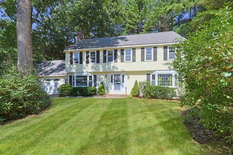 Photo of 8 Birdie Lane, Hudson, NH 03051 (MLS # 5111660)