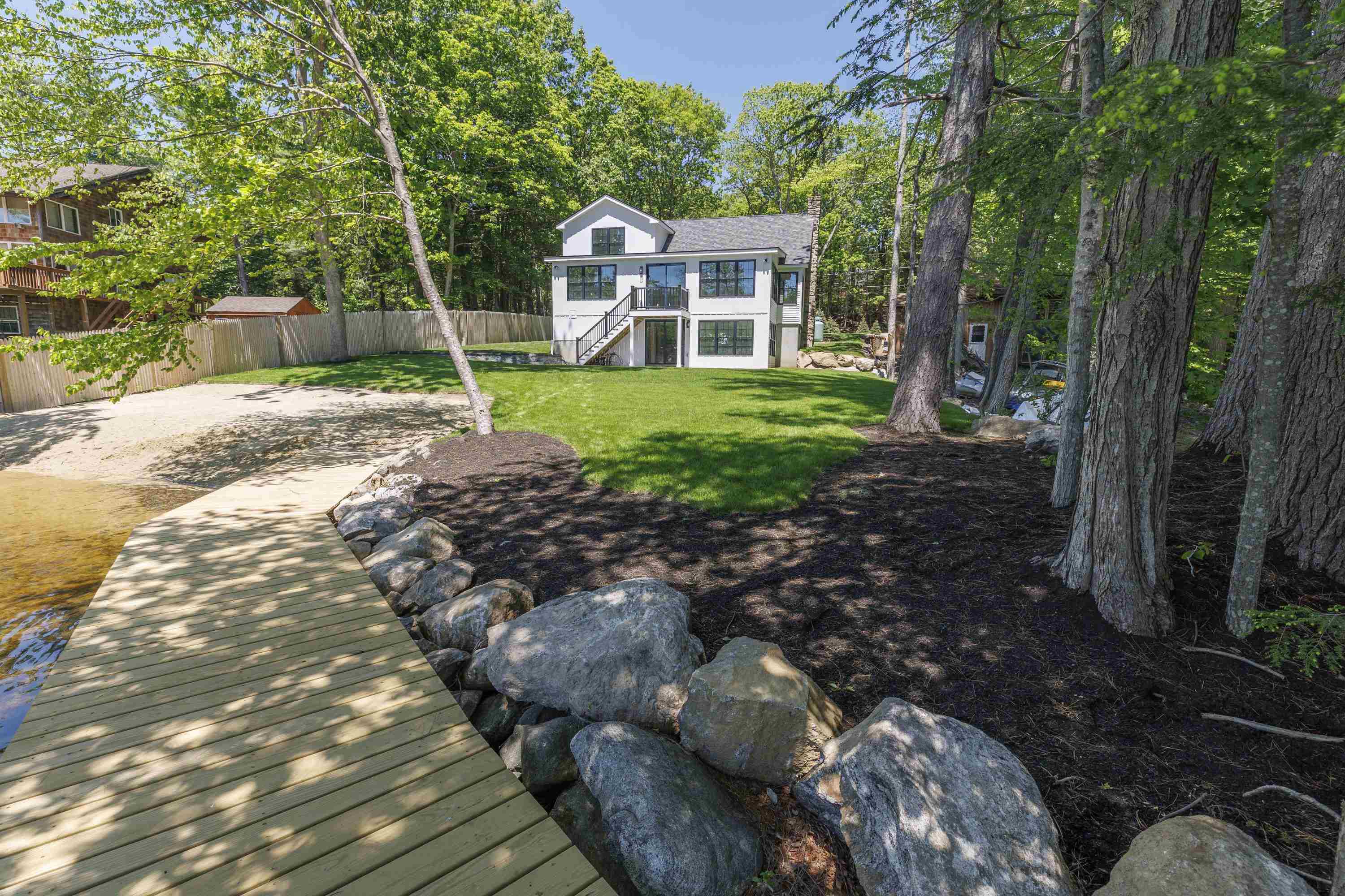 39 Lakeview Drive