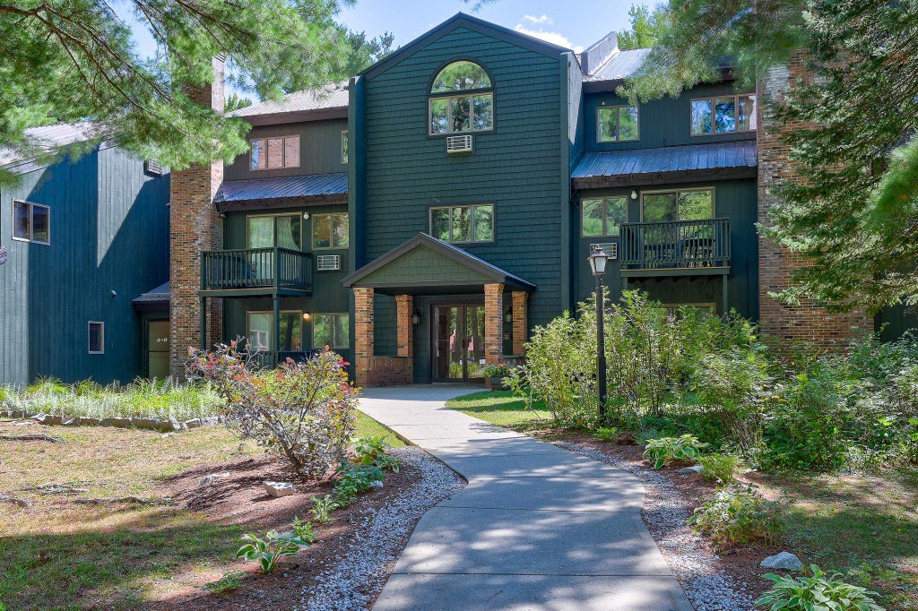 Photo of 8 River Run Drive #J, Bartlett, NH 03812 (MLS # 5095198)