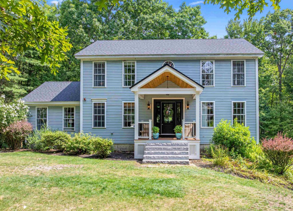 Photo of 15 Hills Road, Hooksett, NH 03106 (MLS # 5104559)