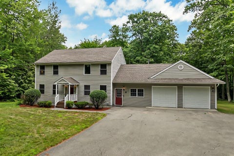 Photo of 26 Robin Way, Meredith, NH 03253 (MLS # 5103110)