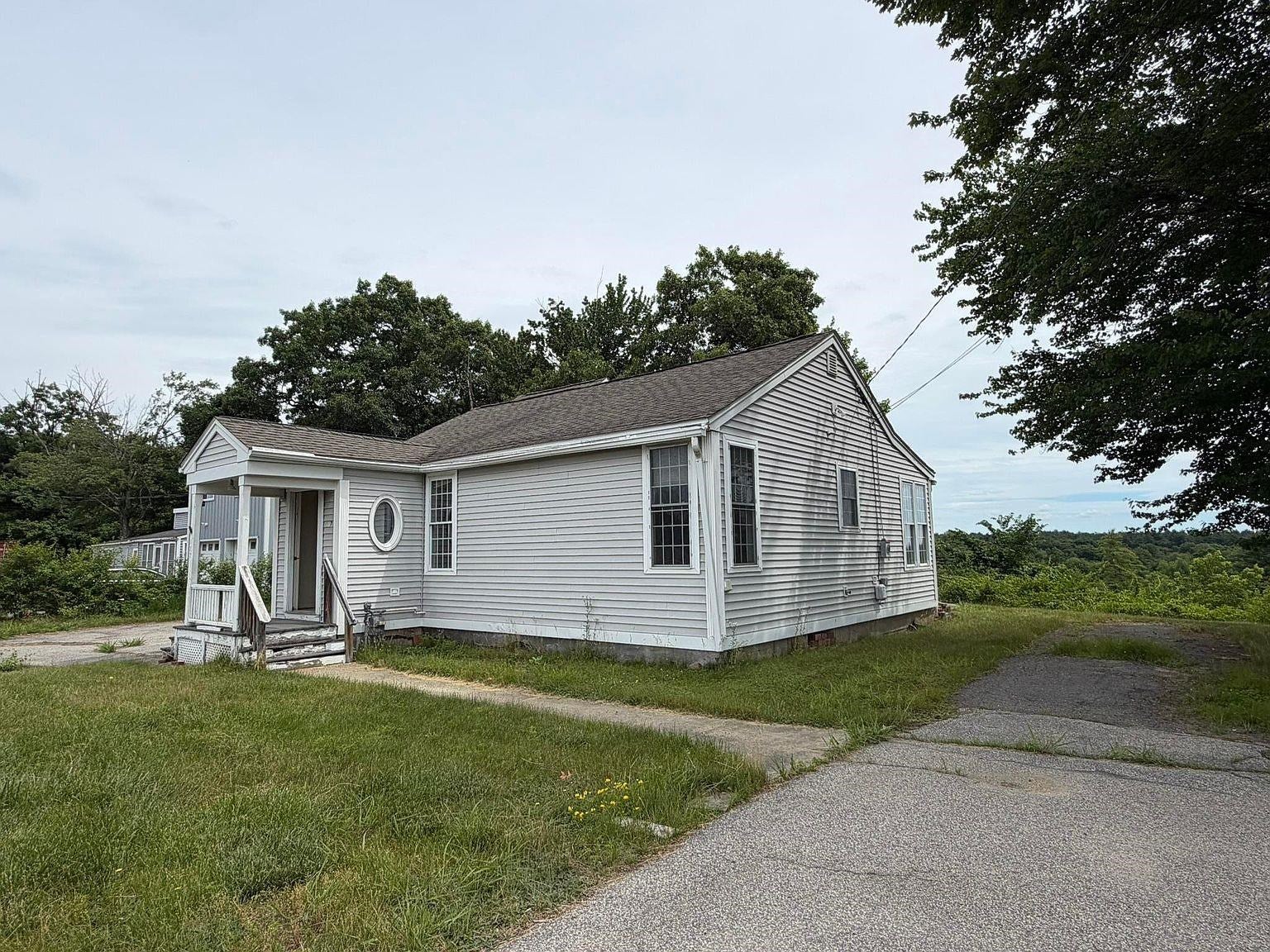 127 Daniel Webster Highway