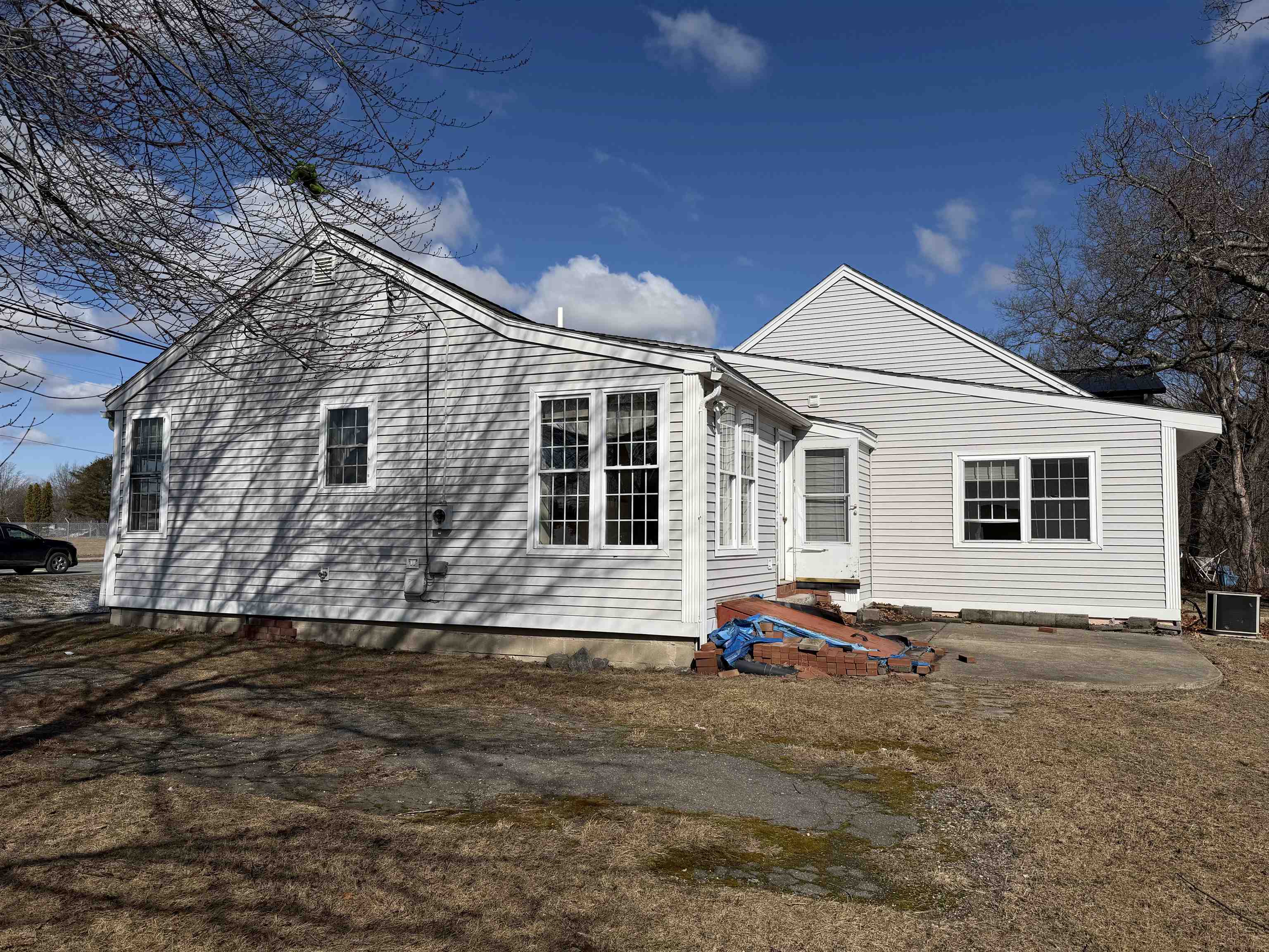 127 Daniel Webster Highway