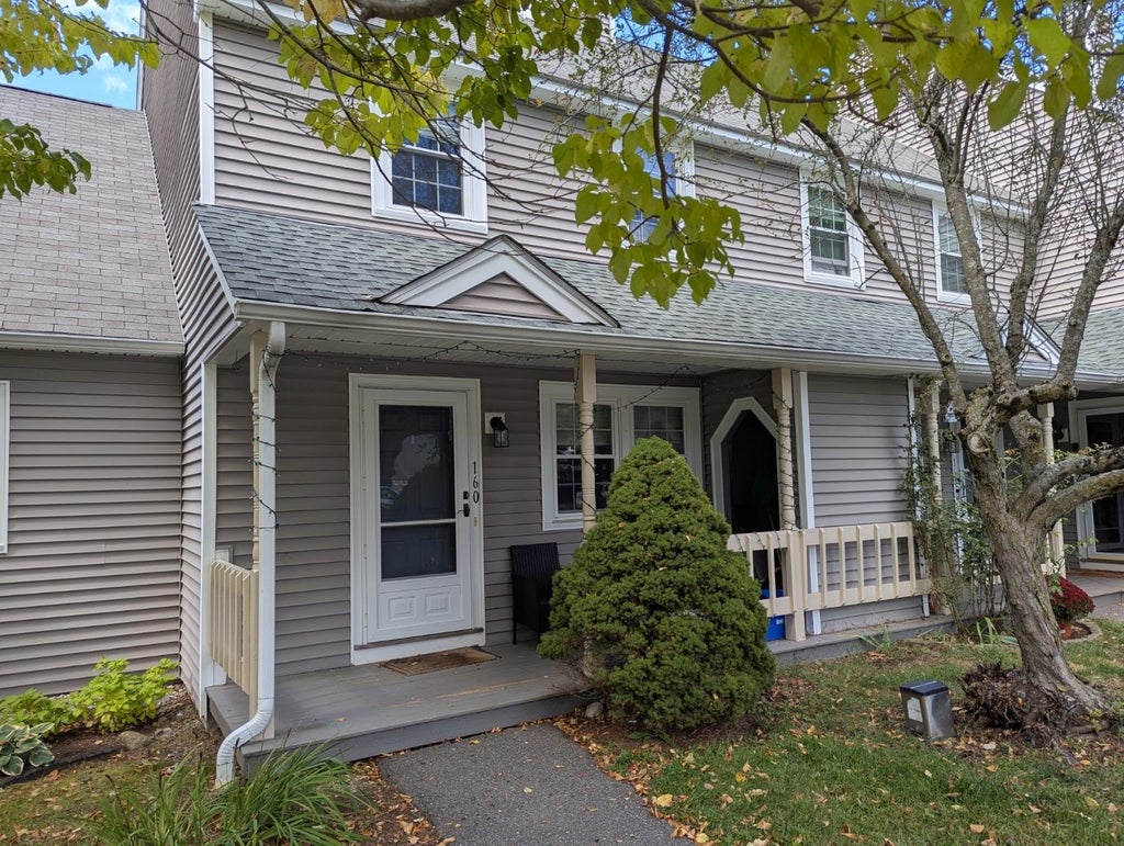 Photo of 160 Winterwood Drive, Londonderry, NH 03053 (MLS # 5110997)